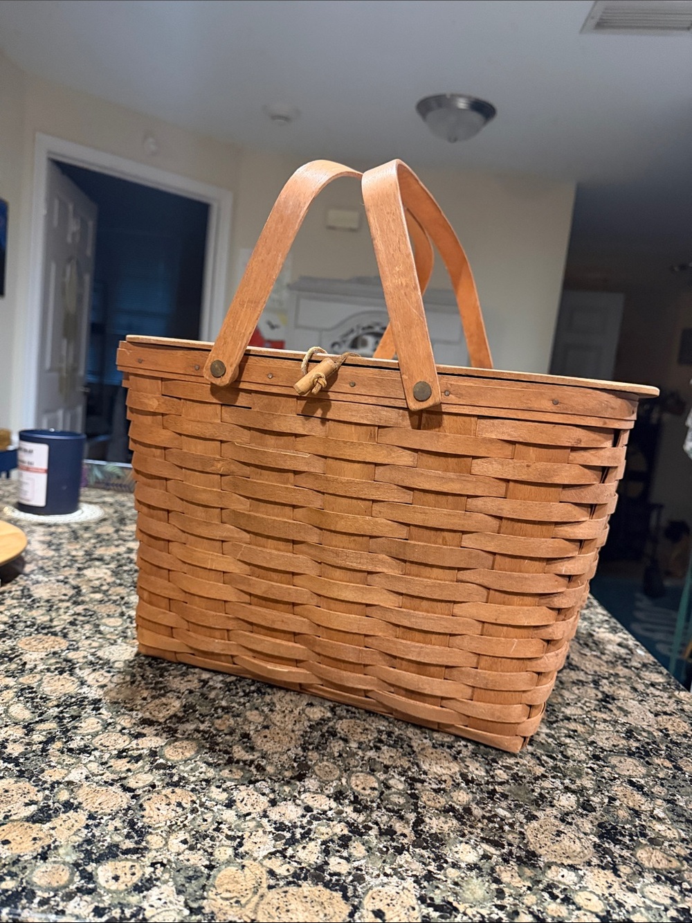 Vintage 1989 Longaberger Picnic Basket w Handles and Riser